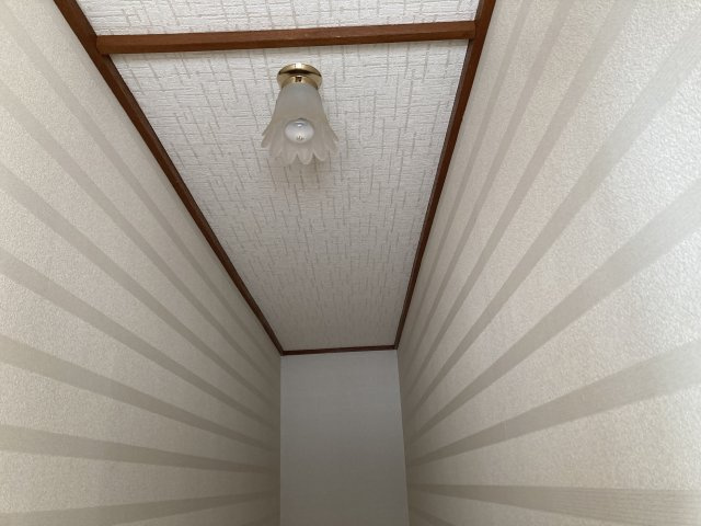 網走市錦町１６２番中古住宅のその他|階段ホール