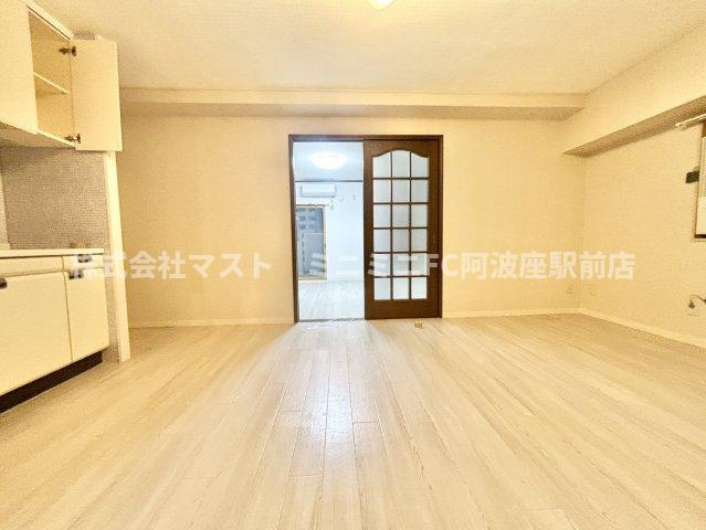 シティコーポ道頓堀の居間・リビング