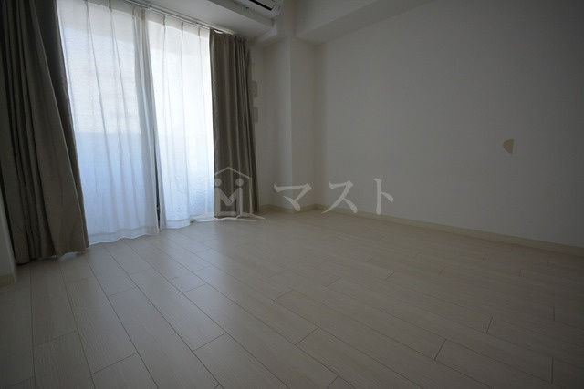 ブラン弁天町駅前の居間・リビング