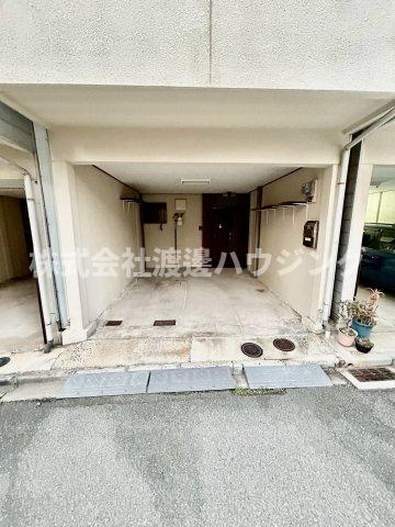 瓢箪山町一戸建の駐車場|奥行き4m、横幅3ｍ。