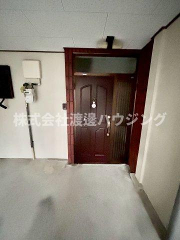 瓢箪山町一戸建のエントランス