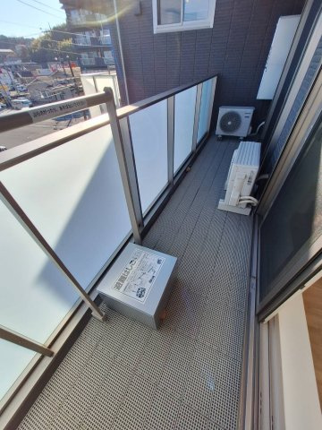 王禅寺西７丁目メゾンのバルコニー