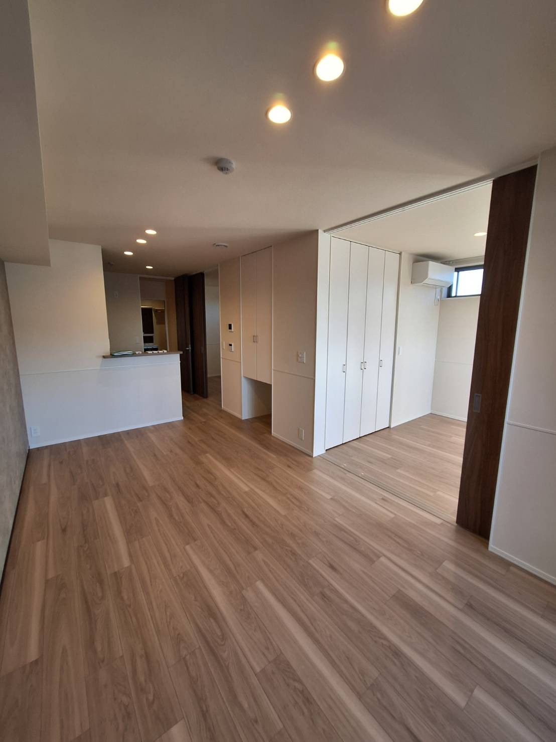 王禅寺西７丁目メゾンの居間・リビング