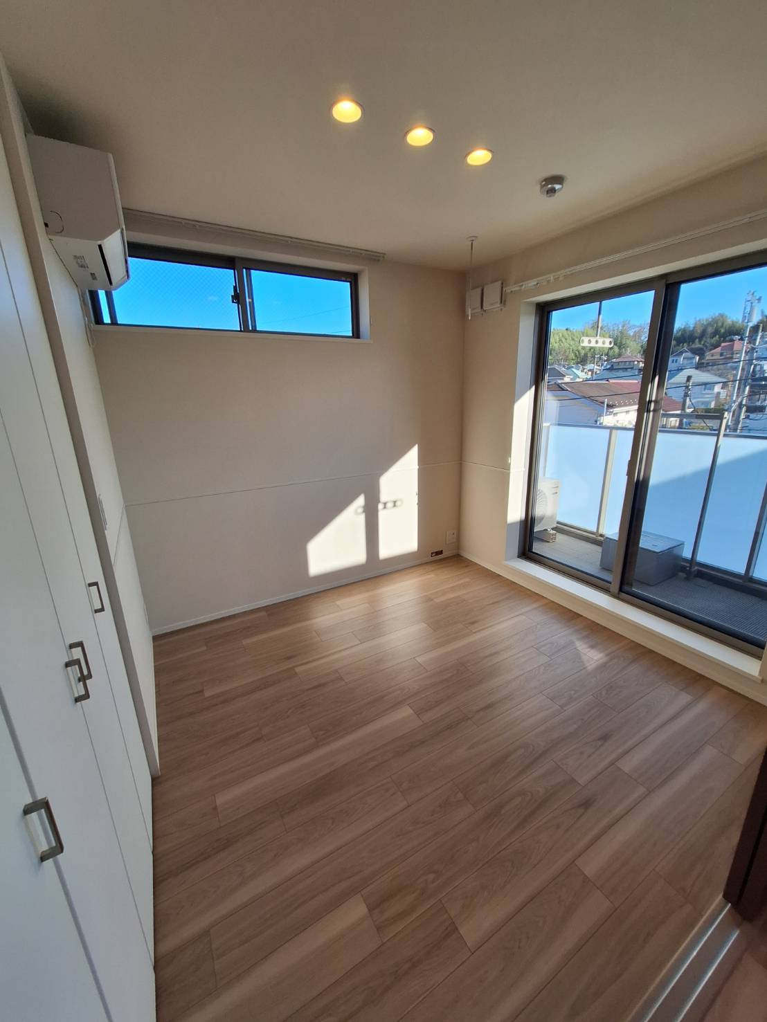 王禅寺西７丁目メゾンの居間・リビング