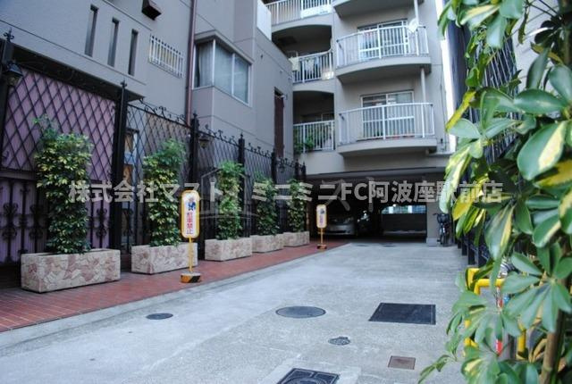 藤和新町コープのエントランス