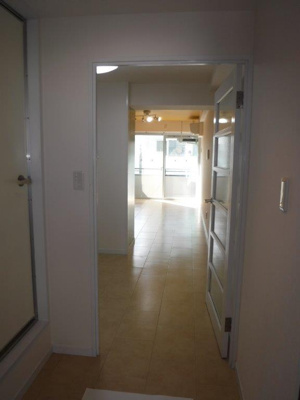 【ロビー】 | ユーコート新御徒町 | 新御徒町の賃貸物件。
「ユーコート新御徒町」のことなら(株)メイワ・エステートへお任せください。