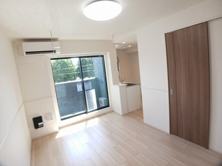 【居間・リビング】 | フォンテーヌ春日 | ゆったり過ごせるリビングです