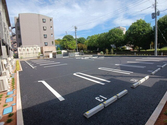 【駐車場】 | フォンテーヌ春日 | 駐車スペースもあります