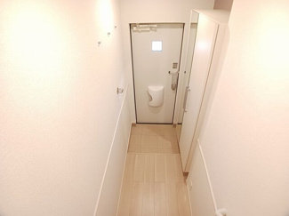 【玄関】 | フォンテーヌ春日 | シンプルで使いやすい玄関です