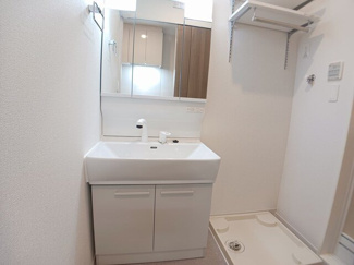 【洗面所】 | ジュネスⅢ | 明るい洗面所です