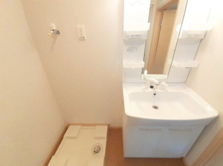 【洗面所】 | パーク・ヒルズ利根　弐番館 | コンパクトで使いやすい洗面所