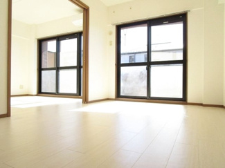 【洋室】 | ラ・コモード | 中はこのようになっています