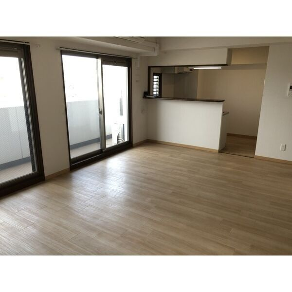 グランデフィオーレの居間・リビング|※別号室参考写真