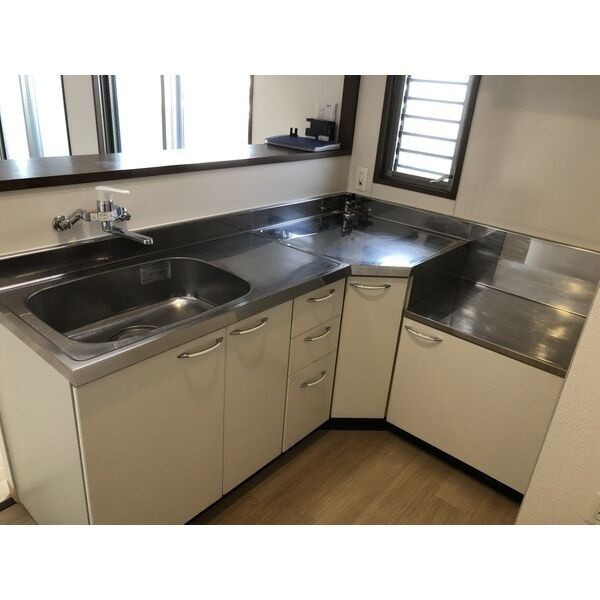 グランデフィオーレのキッチン|※別号室参考写真