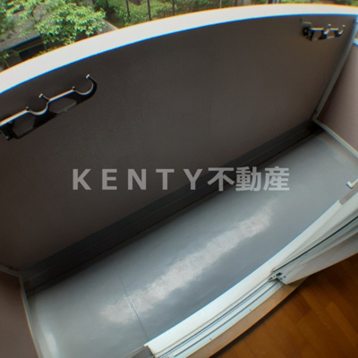 【バルコニー】 | ロイヤルアメニティー南馬込 | 開放的で明るい空間を演出してくれるバルコニーです