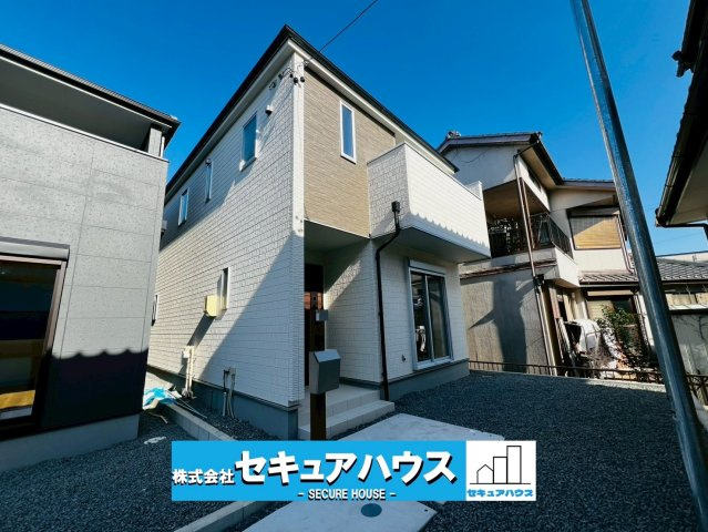 【同施工物件ご案内可能】豊明市栄町新左山　全2棟の外観|■現地外観写真
敷地面積約38坪、建物面積約31坪。
駐車並列3台可能！オプション工事でカーポート設置などいかがでしょうか。その他にも、フェンスなどの「オプション工事」もご提案いたします♪