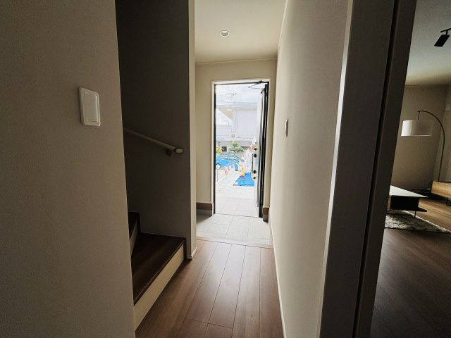 ハートフルタウン南風原町津嘉山Ⅱ-A号棟　＼☆ご成約時キャッシュバック☆／の玄関|明るい玄関です