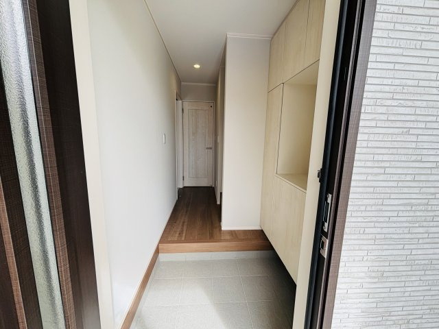 ハートフルタウン南風原町津嘉山Ⅱ-A号棟　＼☆ご成約時キャッシュバック☆／の玄関|明るい玄関です