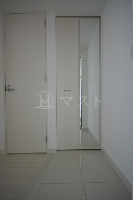 ブラン弁天町駅前の玄関