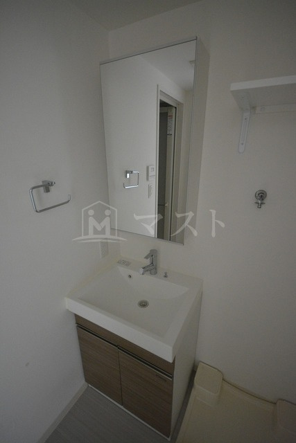 ブラン弁天町駅前の洗面所