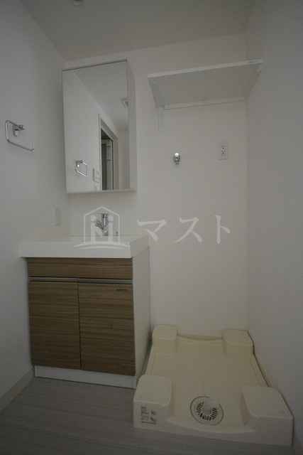 ブラン弁天町駅前の洗面所