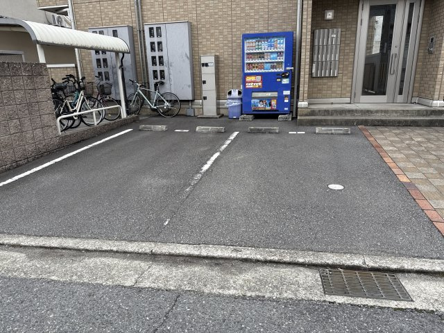 姫路市白浜町のハイツの駐車場