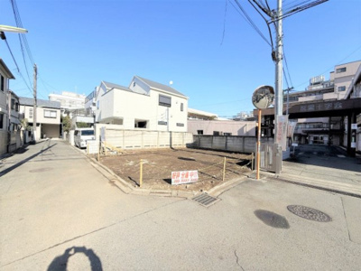 【外観】 | 【仲介手数料４００万円が無料！】■南西角地状の陽当り良好■各ハウスメーカーを少しお安くご紹介可能 | 【仲介手数料４００万円が無料！】
■祖師ヶ谷大蔵駅１４分
■南西角地状の明るい土地
■建ぺい率６０％
■容積率２０％
■好きなハウスメーカーで建築可能
■各ハウスメーカーを少しお安くご紹介可能