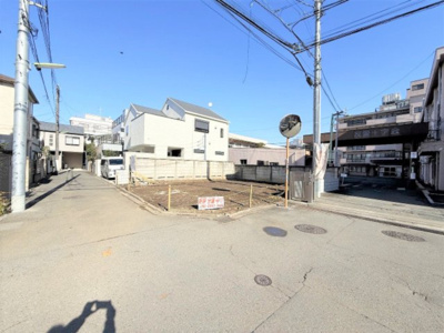 【外観】 | 【仲介手数料４００万円が無料！】■南西角地状の陽当り良好■各ハウスメーカーを少しお安くご紹介可能 | 【仲介手数料４００万円が無料！】
■祖師ヶ谷大蔵駅１４分
■南西角地状の明るい土地
■建ぺい率６０％
■容積率２０％
■好きなハウスメーカーで建築可能
■各ハウスメーカーを少しお安くご紹介可能