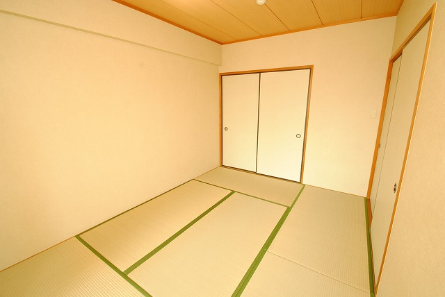 パークレーン六ツ門の和室|内装イメージ：同マンション別室