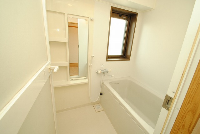 パークレーン六ツ門の浴室|内装イメージ：同マンション別室