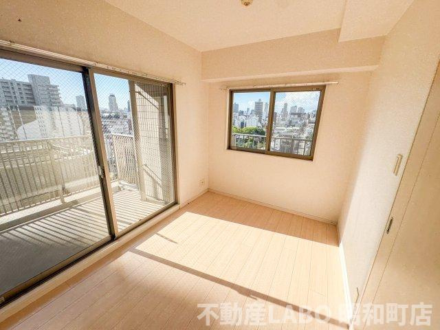 クラウンハイム上町台セントラル ラ・カーサの洋室