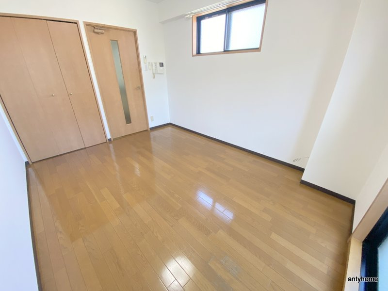 ブリリアントコート心斎橋イースト　仲介手数料無料の居間・リビング