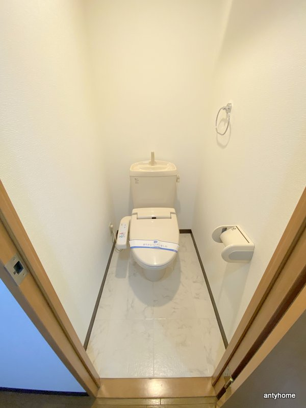 ブリリアントコート心斎橋イースト　仲介手数料無料のトイレ