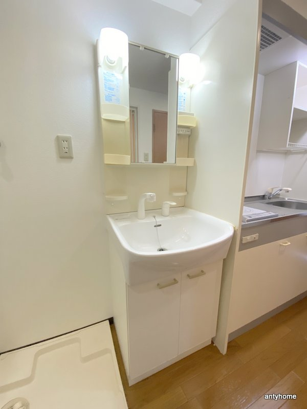 ブリリアントコート心斎橋イースト　仲介手数料無料の洗面所