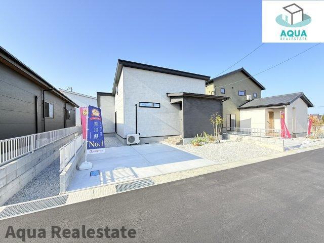 高松市牟礼町大町の新築一戸建の居間・リビング|こちらのリビングで趣味の時間をお楽しみください