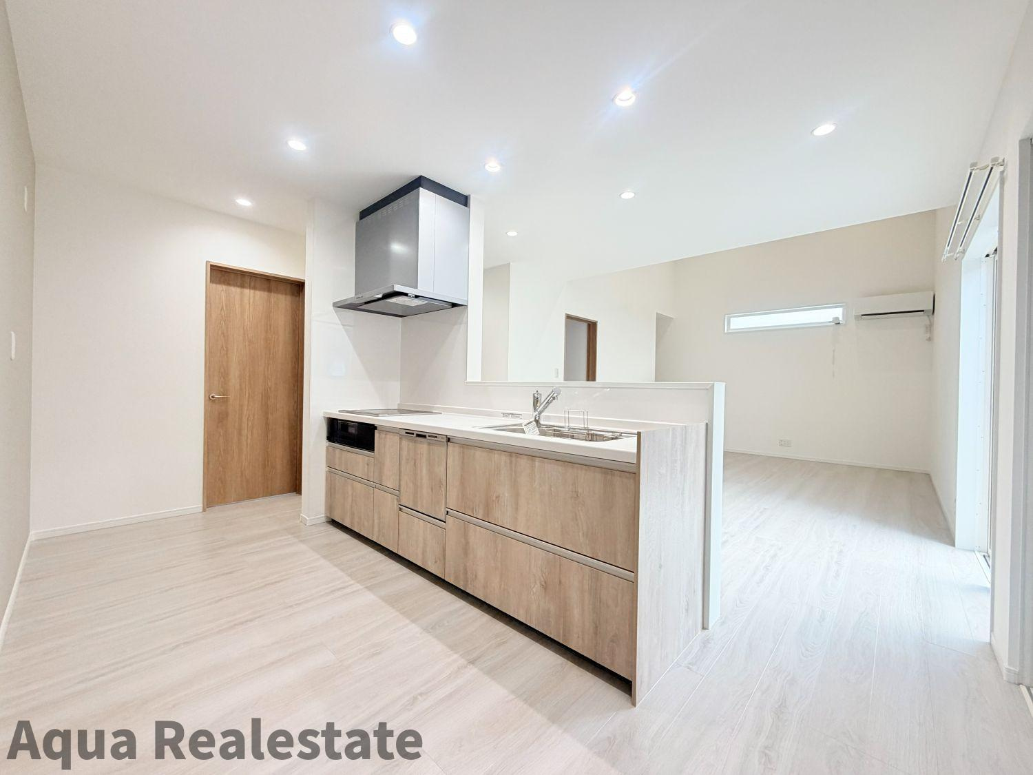 高松市牟礼町大町の新築一戸建のキッチン|使いやすい居間です