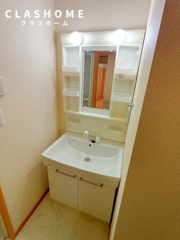 コンフォート小川の洗面所|同物件の別部屋になります。
