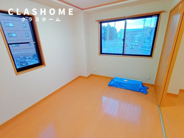 コンフォート小川の居間・リビング|同物件の別部屋になります。