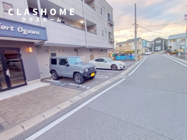 コンフォート小川の駐車場