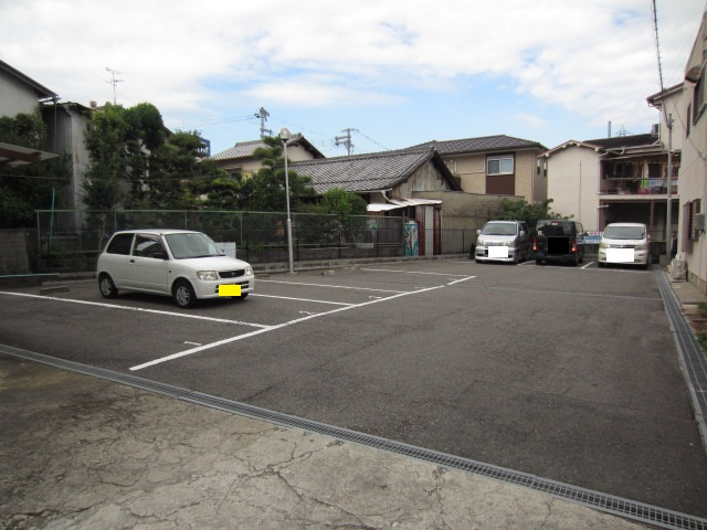 【駐車場】