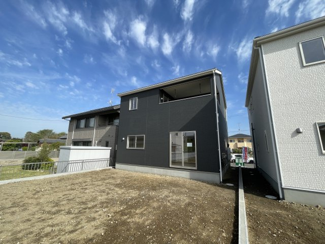 新築戸建・新築建売　邑楽町鶉第7　中野東小・邑楽中の庭|広々としたお庭付きです！家庭菜園やガーデニングなどの趣味のスペースやお子様の遊び場に◎