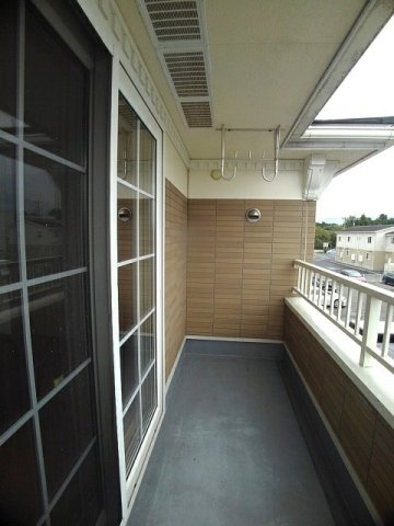 ビバーチェＳ　Ｈ棟のバルコニー
