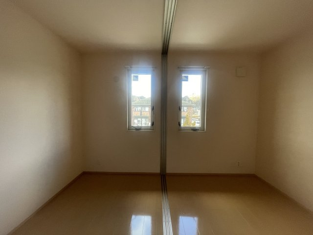 姫路市別所町佐土２丁目のハイツの居間・リビング