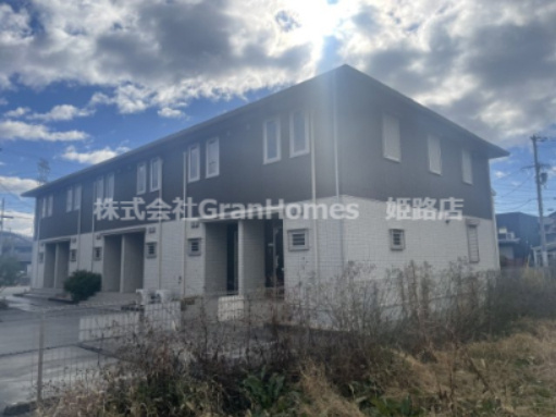 姫路市別所町佐土２丁目のハイツの外観