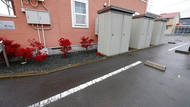 カーサ　プラシードＢの駐車場