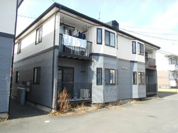 ユニベール A棟の外観