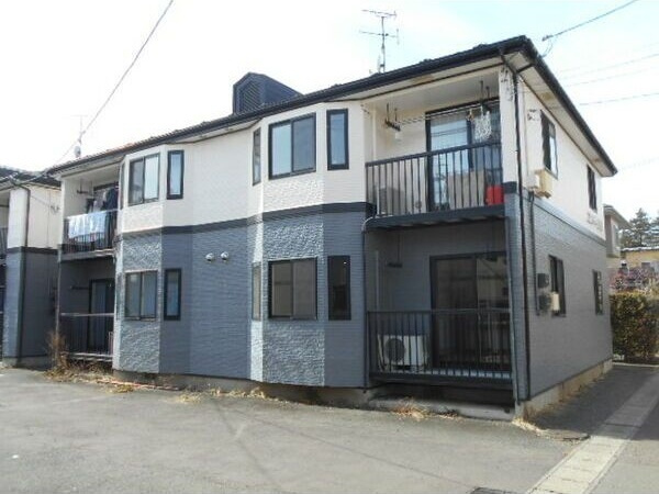 ユニベール A棟の外観