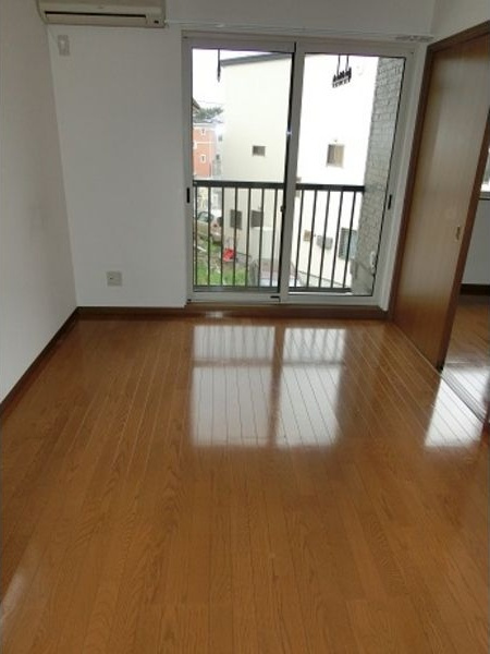 ユニベール A棟の居間・リビング