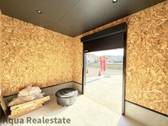 高松市牟礼町大町の新築一戸建の収納|バイクガレージスペース☆