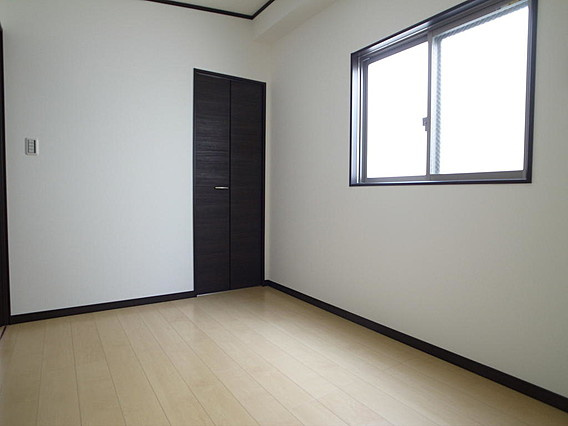 宝ビルの居間・リビング